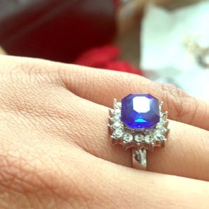 Deep blue, diamond ring
